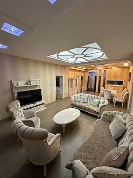 Satılır 4 otaqlı mənzil 176 m²