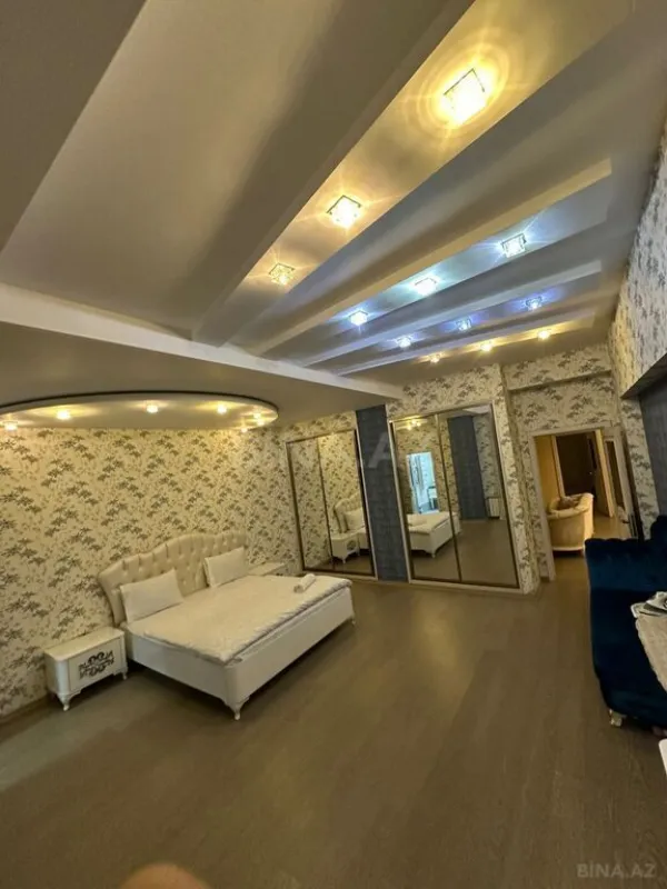 Satılır 4 otaqlı mənzil 176 m²