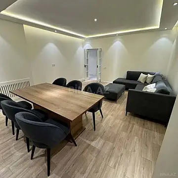 Kirayə verilir 3 otaqlı mənzil 130 m²