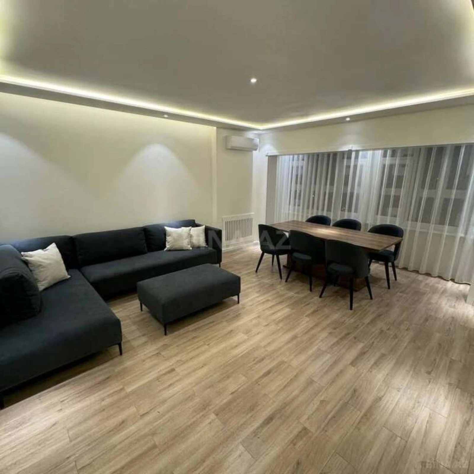 Kirayə verilir 3 otaqlı mənzil 130 m²