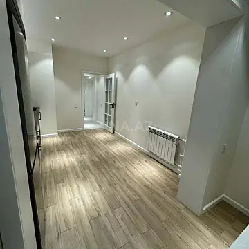 Kirayə verilir 3 otaqlı mənzil 130 m²