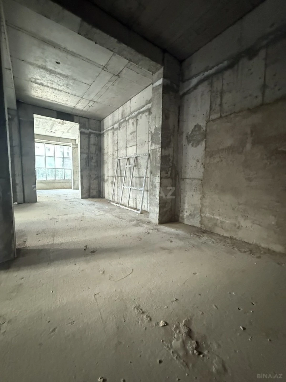 Satılır obyekt 282 m²