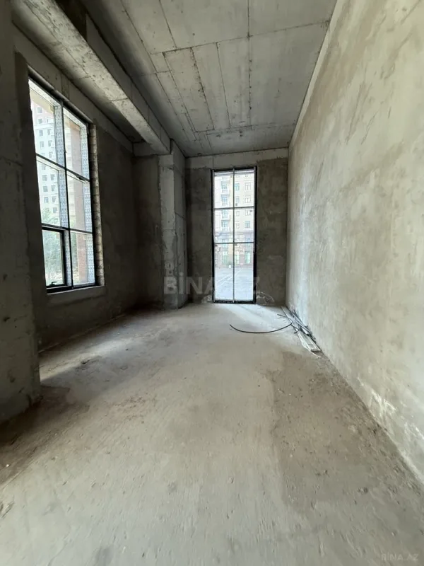 Satılır obyekt 282 m²