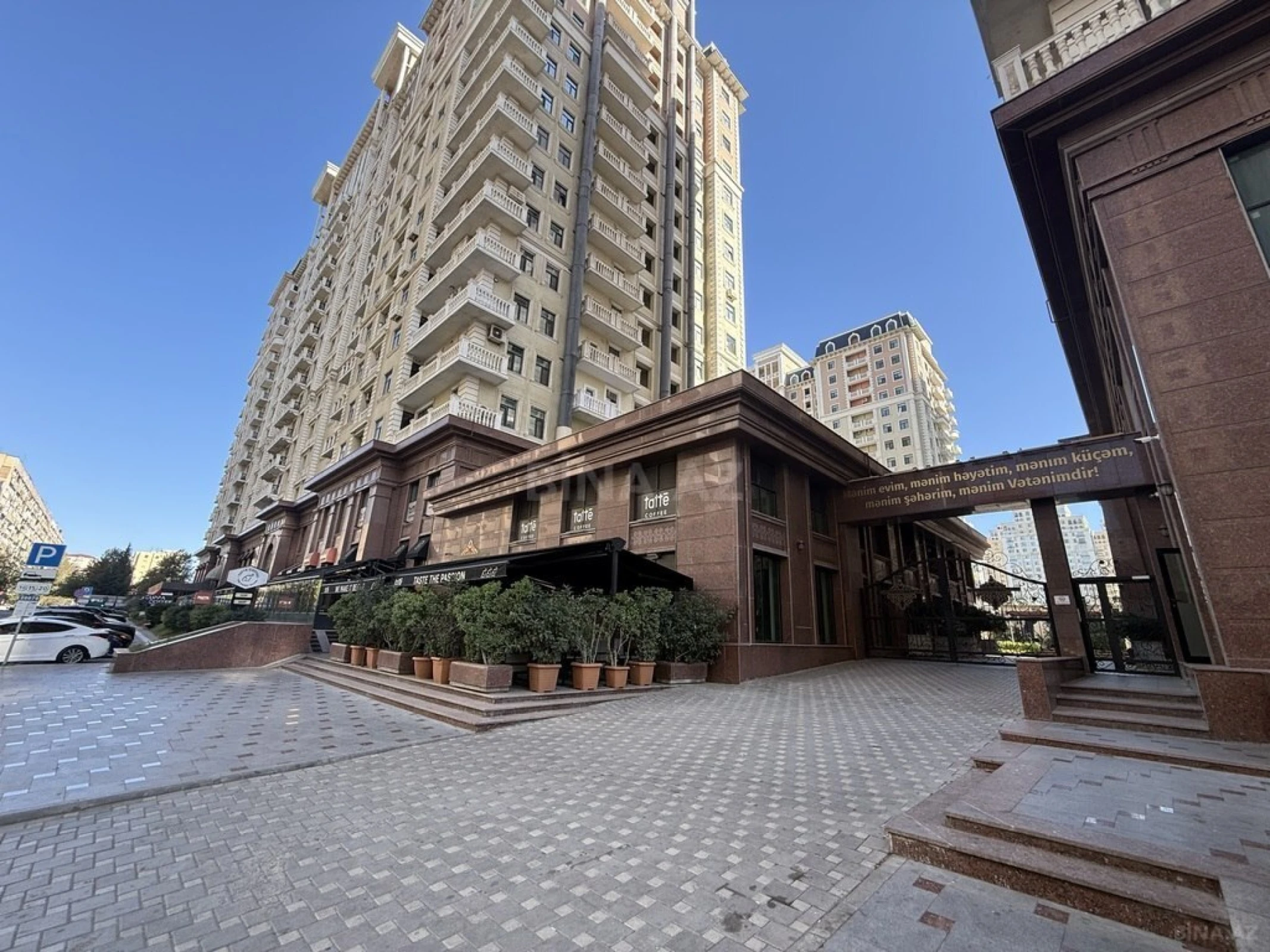Satılır obyekt 282 m²