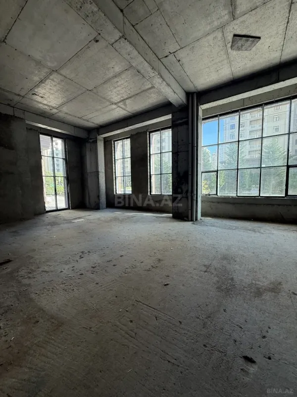 Satılır obyekt 282 m²