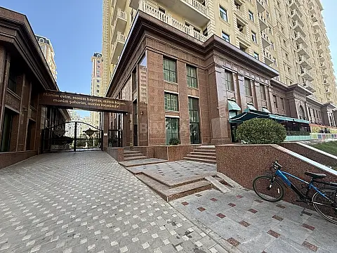 Satılır obyekt 282 m²