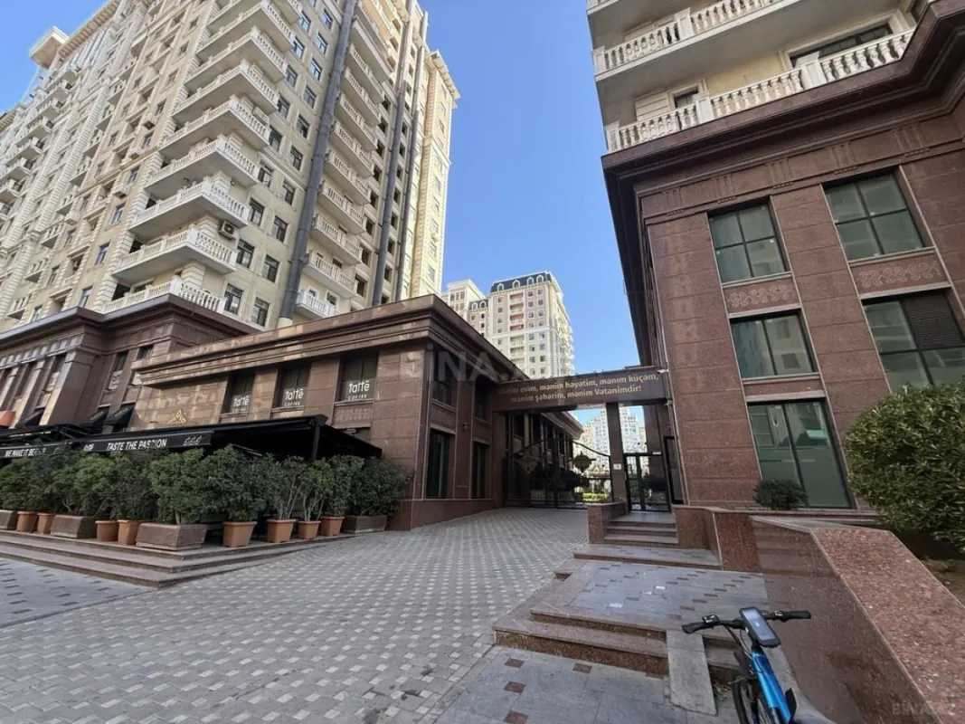 Satılır obyekt 282 m²
