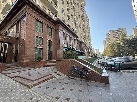 Satılır obyekt 282 m²