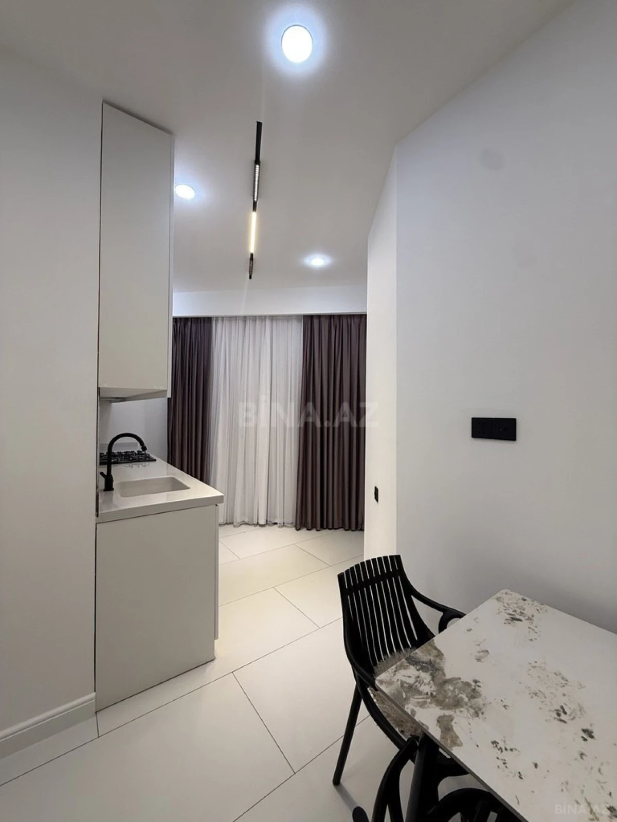 Satılır 3 otaqlı mənzil 117 m²