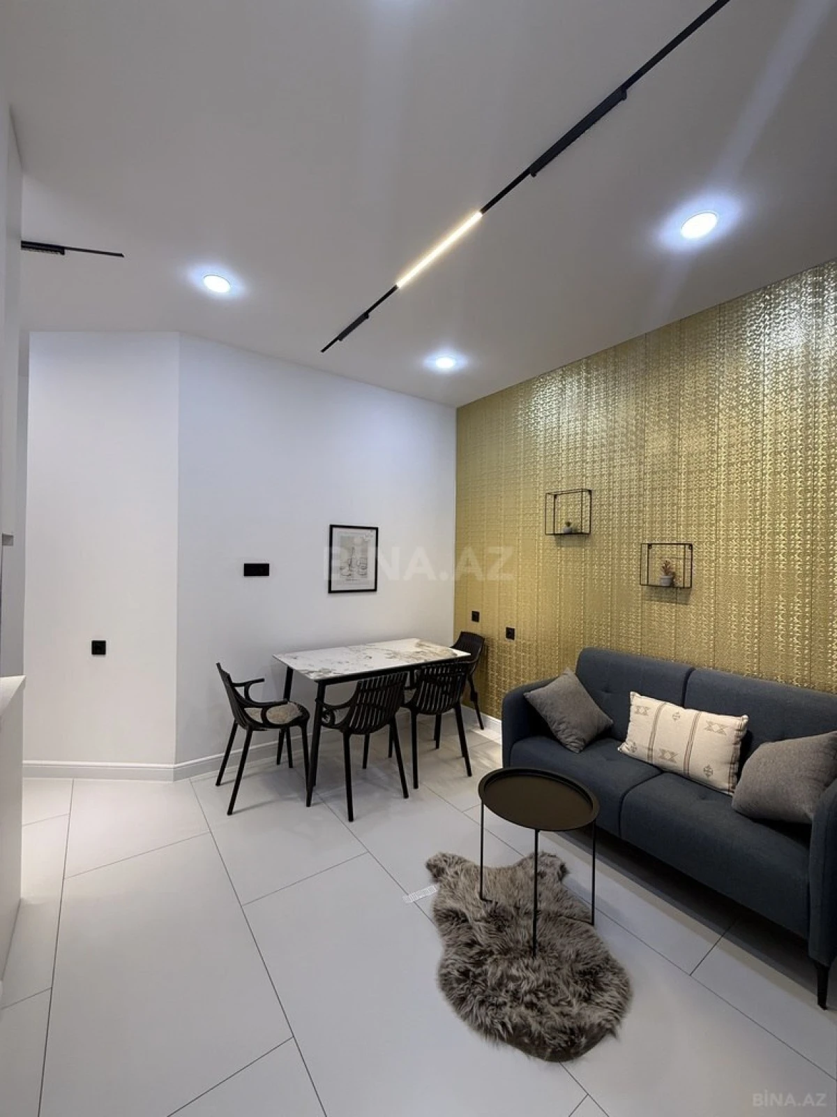 Satılır 3 otaqlı mənzil 117 m²