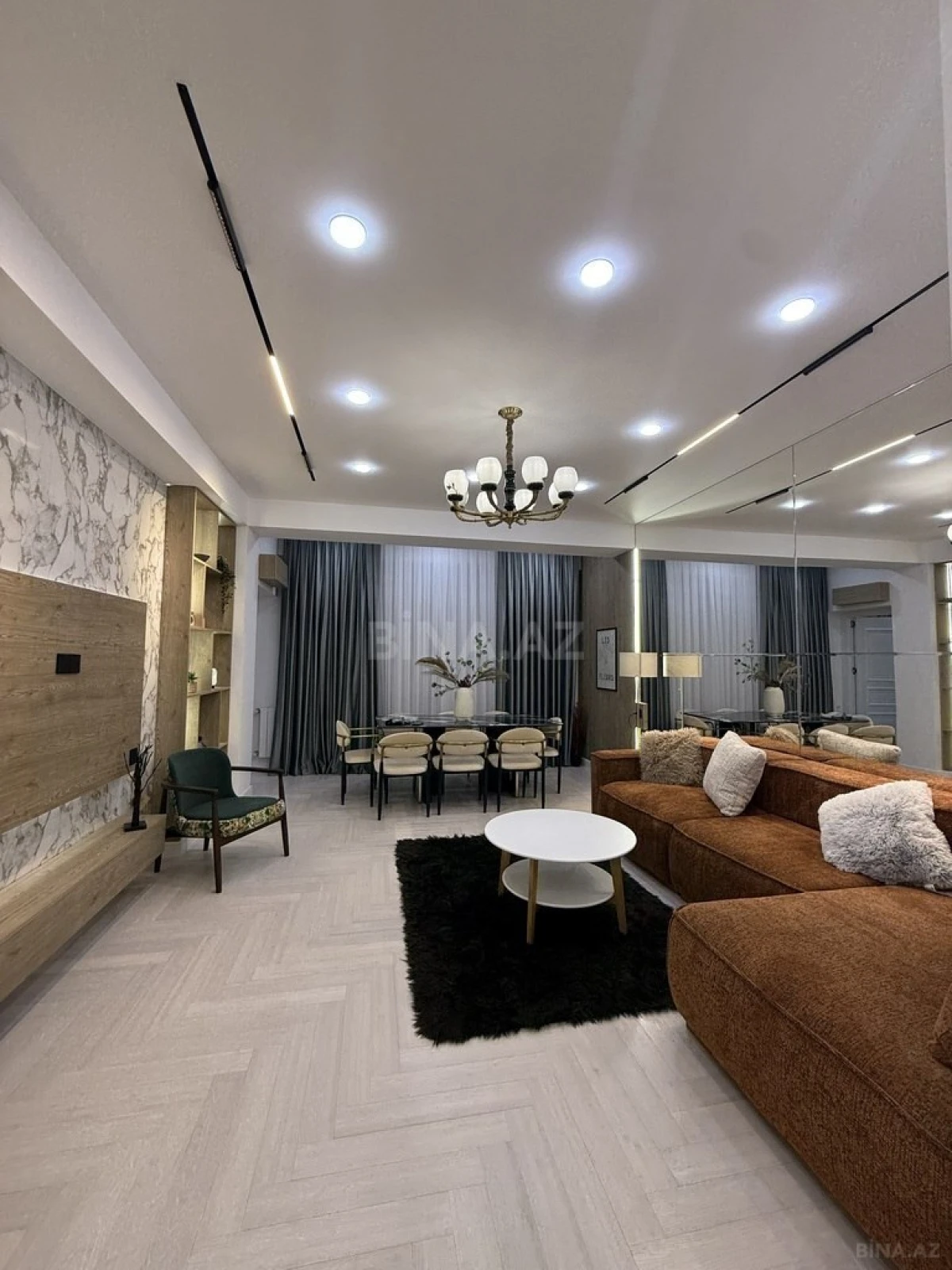 Satılır 3 otaqlı mənzil 117 m²