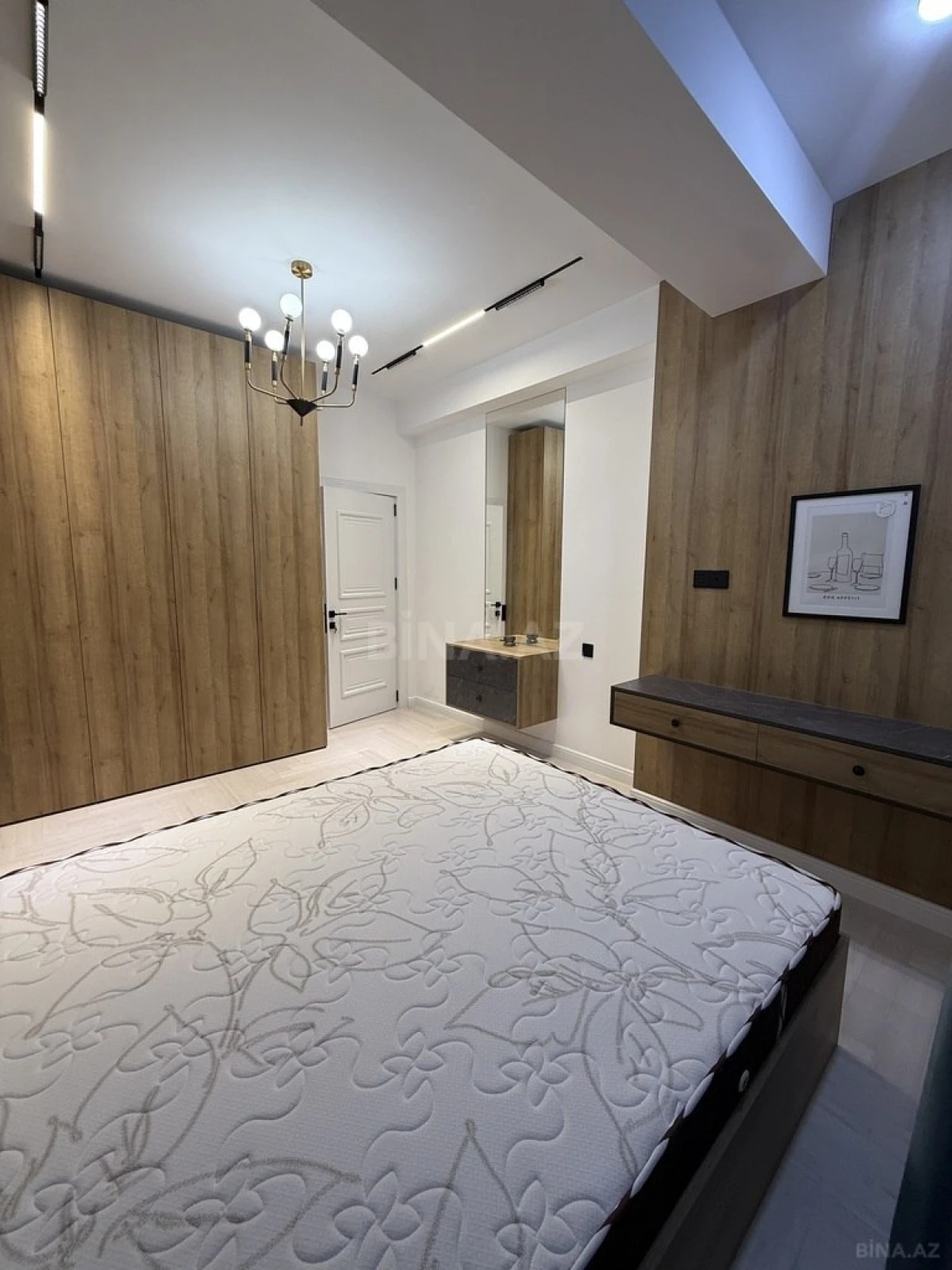 Satılır 3 otaqlı mənzil 117 m²