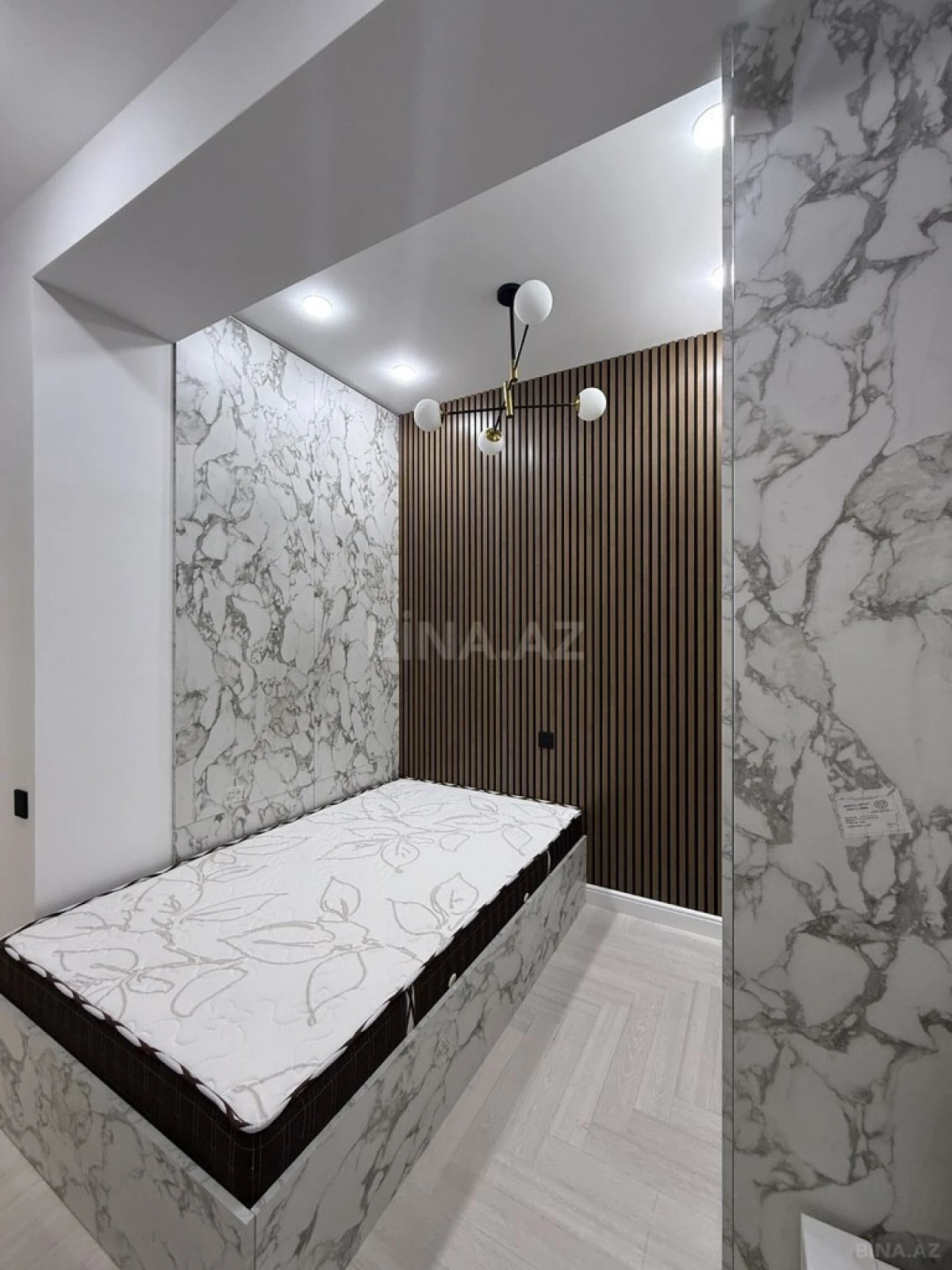 Satılır 3 otaqlı mənzil 117 m²