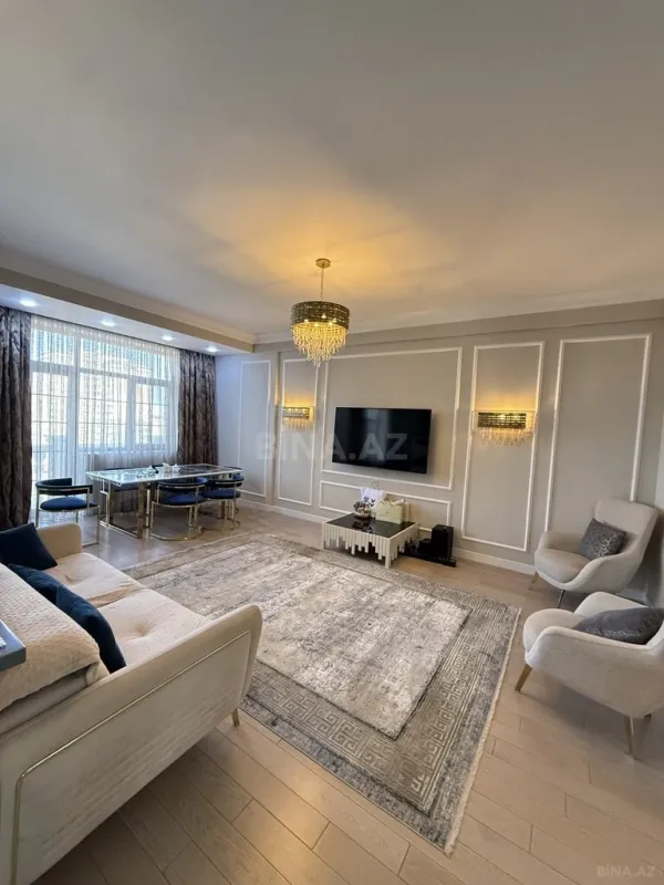 Satılır 3 otaqlı mənzil 140.6 m²