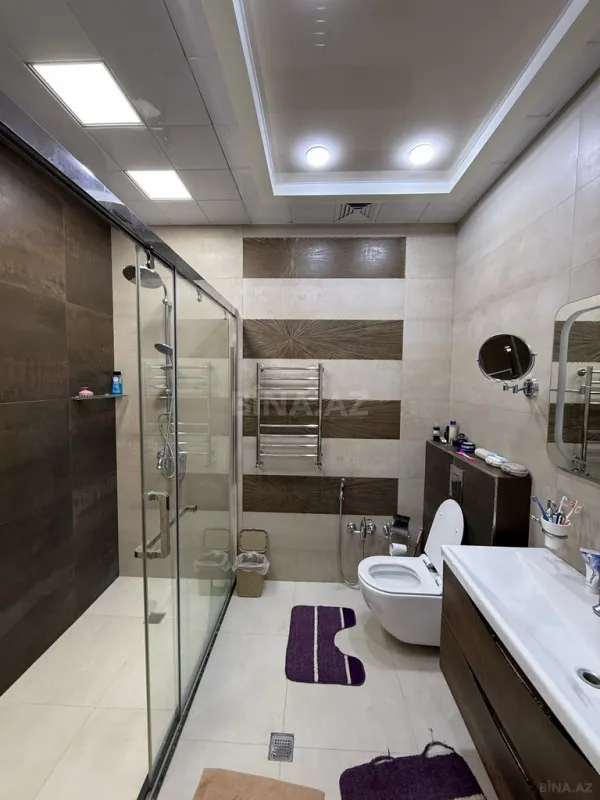 Satılır 3 otaqlı mənzil 140.6 m²