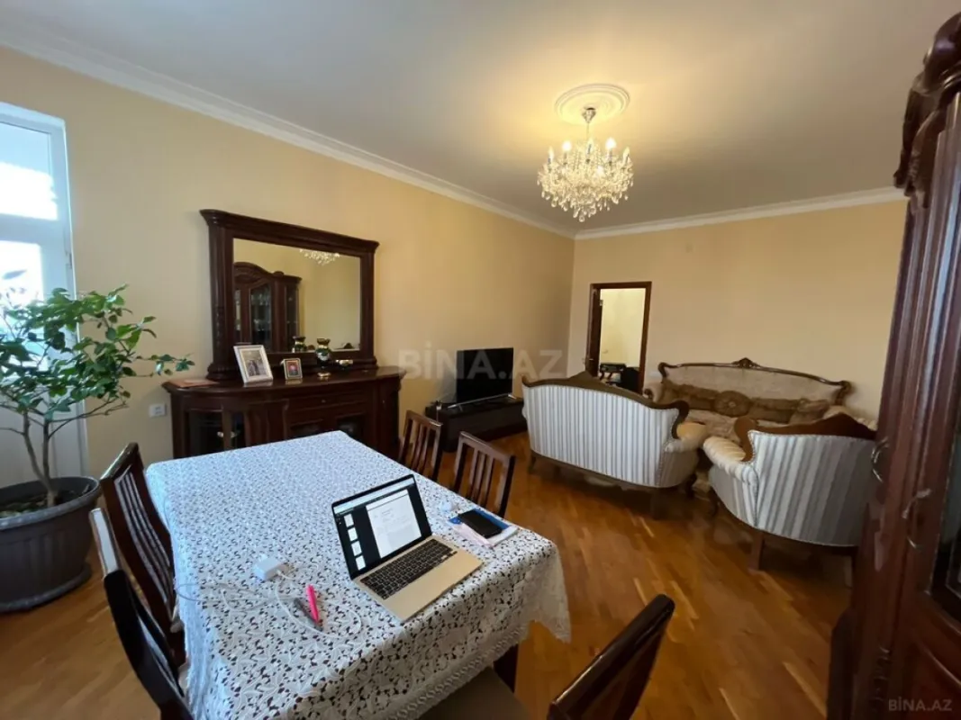 Satılır 3 otaqlı mənzil 120 m²