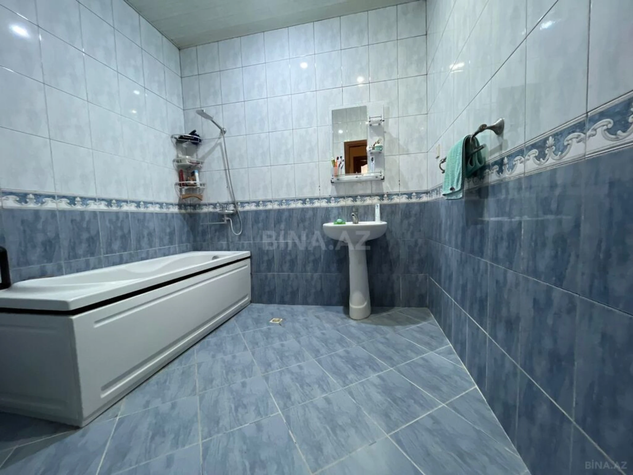 Satılır 3 otaqlı mənzil 120 m²