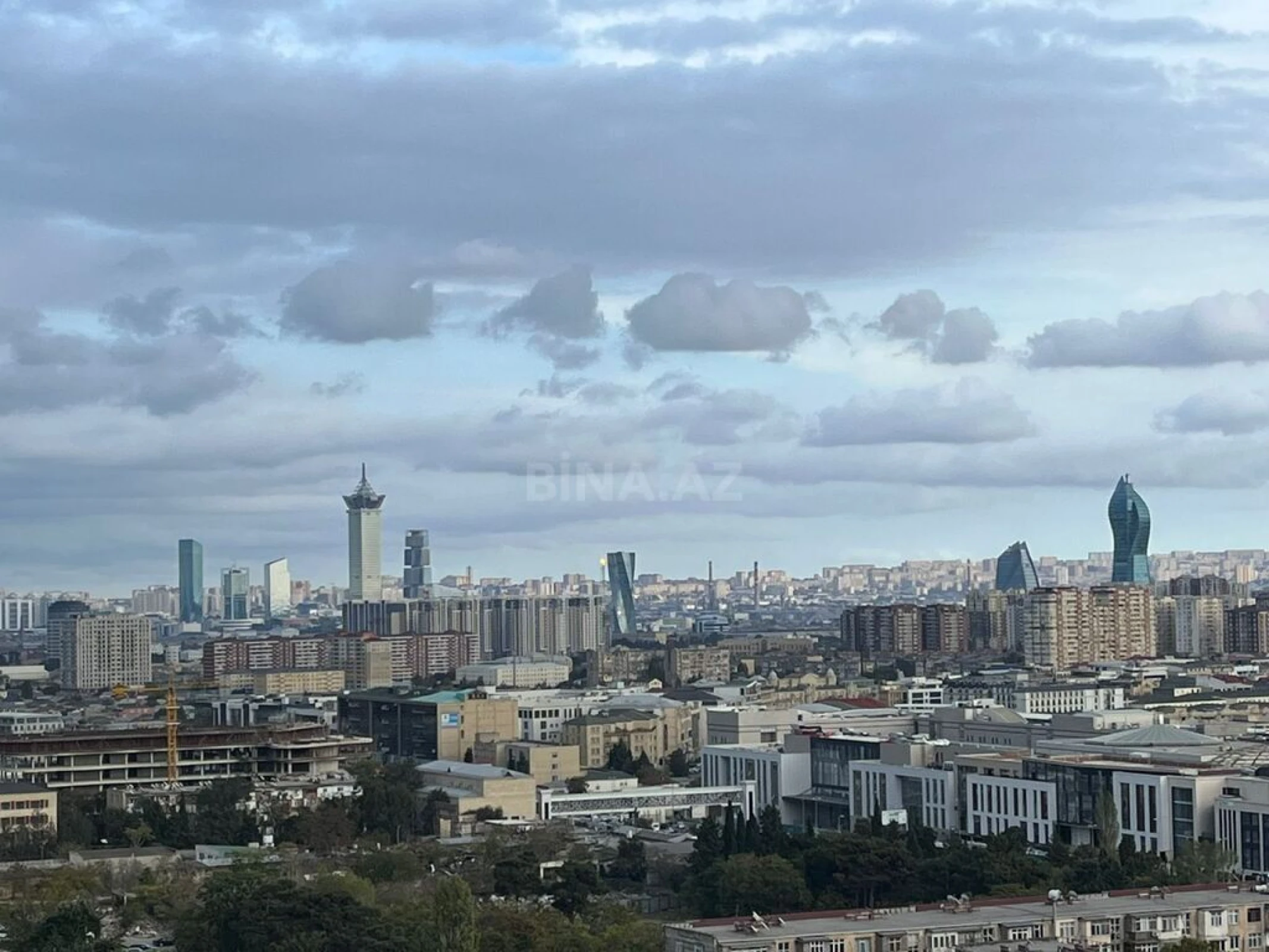 Satılır 3 otaqlı mənzil 120 m²