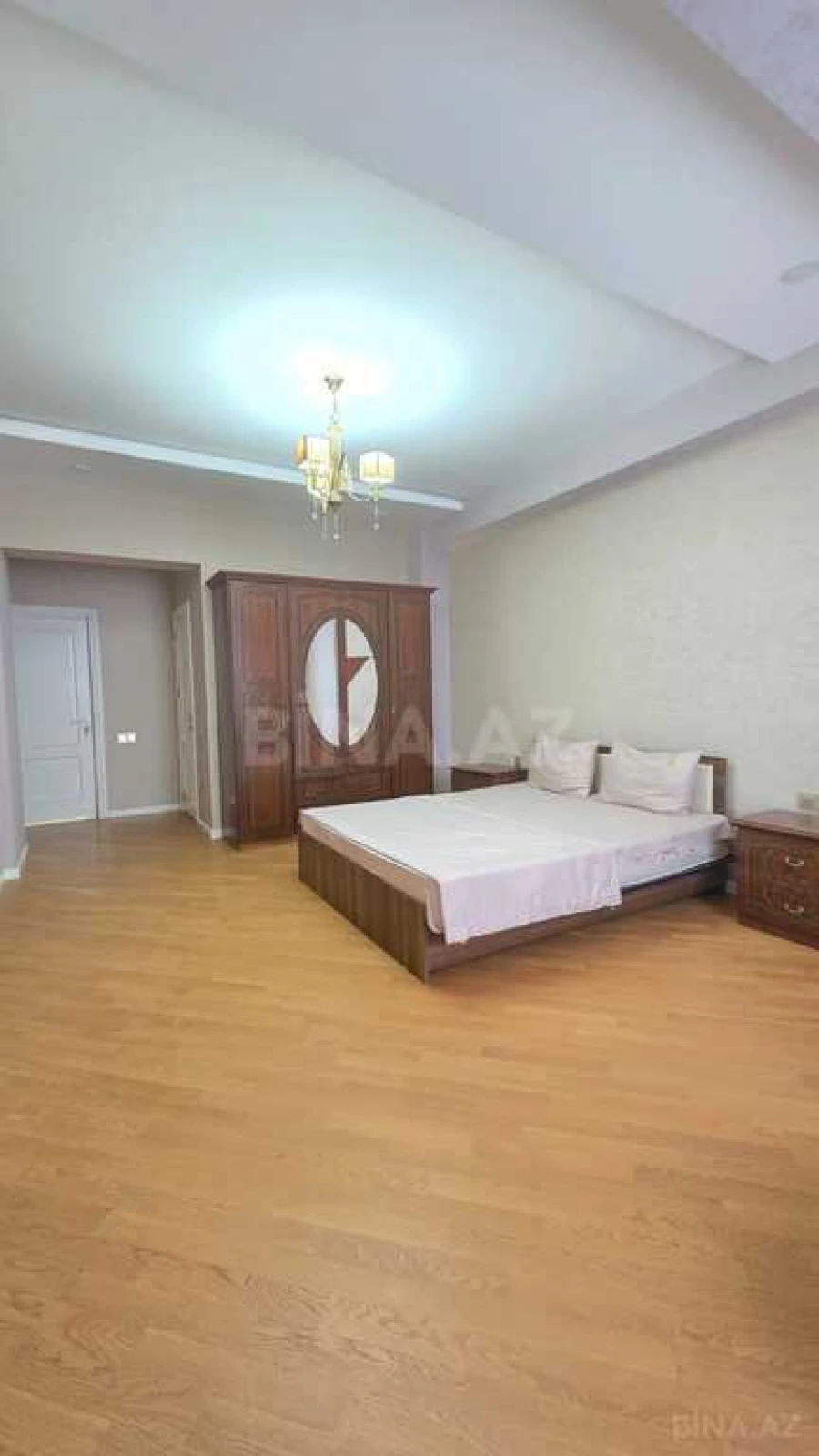 Kirayə verilir 2 otaqlı mənzil 105 m²