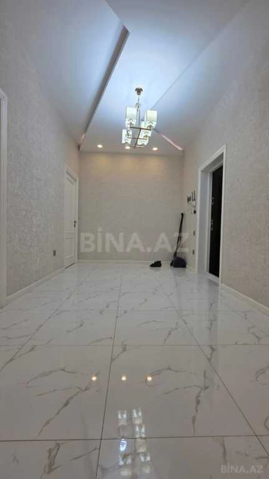 Kirayə verilir 2 otaqlı mənzil 105 m²