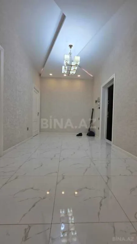 Kirayə verilir 2 otaqlı mənzil 105 m²
