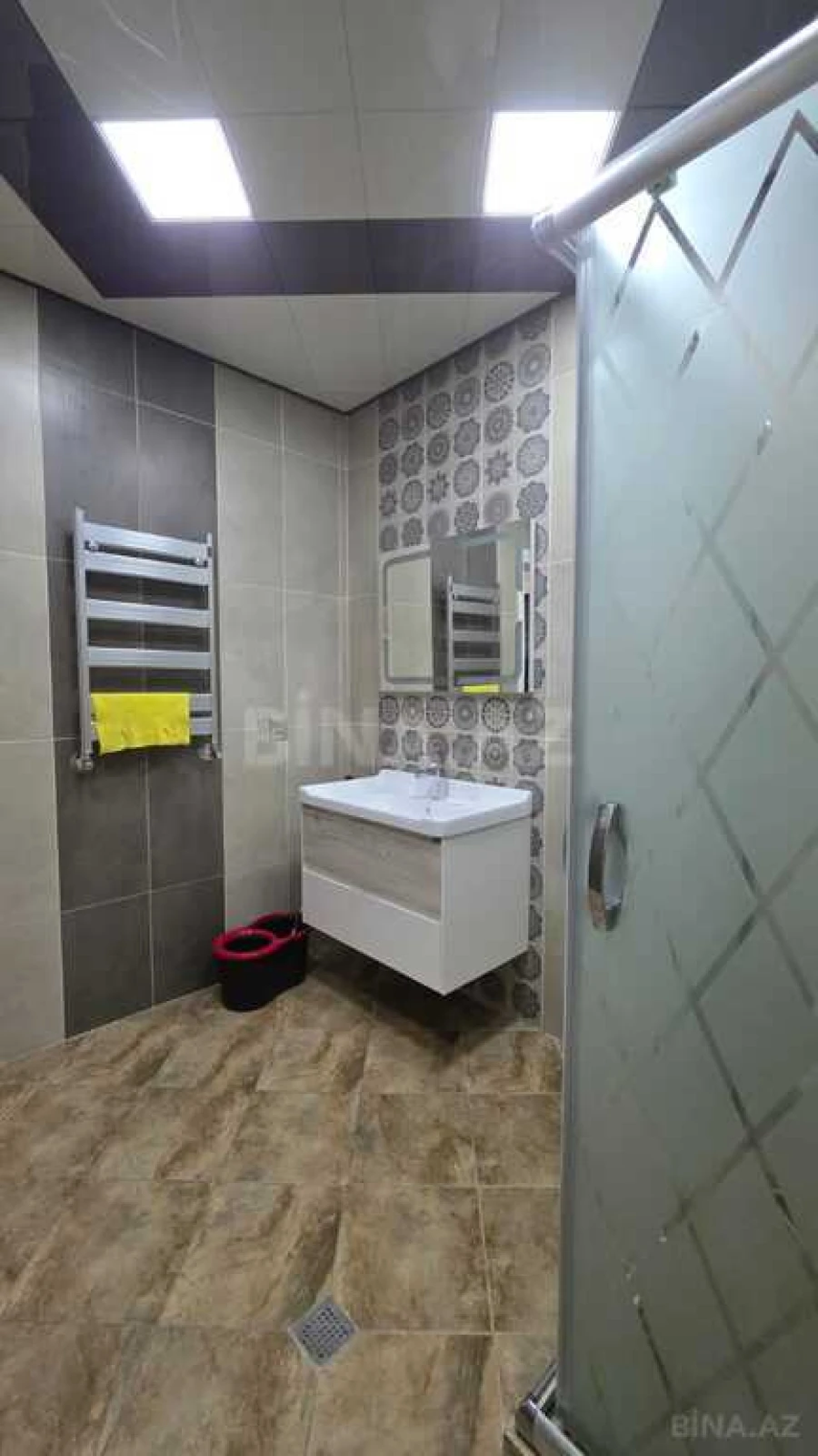Kirayə verilir 2 otaqlı mənzil 105 m²
