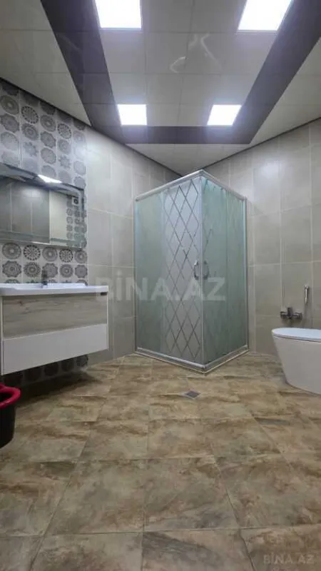 Kirayə verilir 2 otaqlı mənzil 105 m²