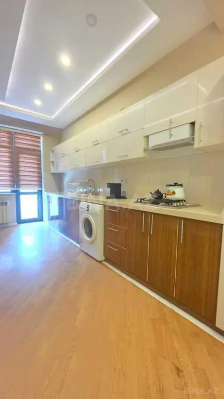 Kirayə verilir 2 otaqlı mənzil 105 m²
