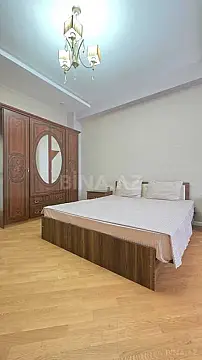 Kirayə verilir 2 otaqlı mənzil 105 m²