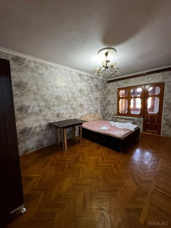 Kirayə verilir 4 otaqlı mənzil 110 m²