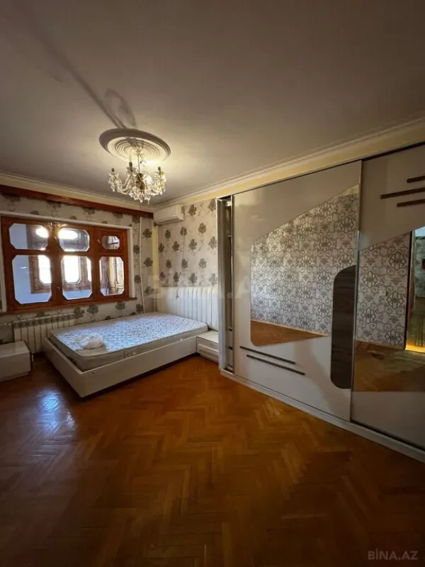 Kirayə verilir 4 otaqlı mənzil 110 m²