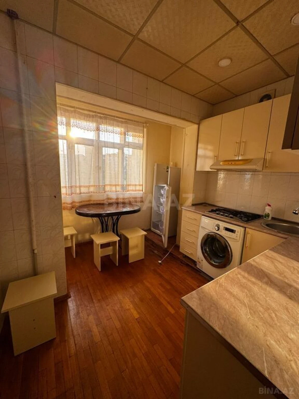 Kirayə verilir 4 otaqlı mənzil 110 m²