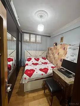 Satılır 4 otaqlı mənzil 136 m²