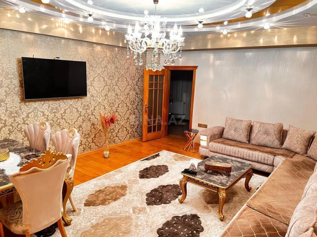 Satılır 4 otaqlı mənzil 136 m²