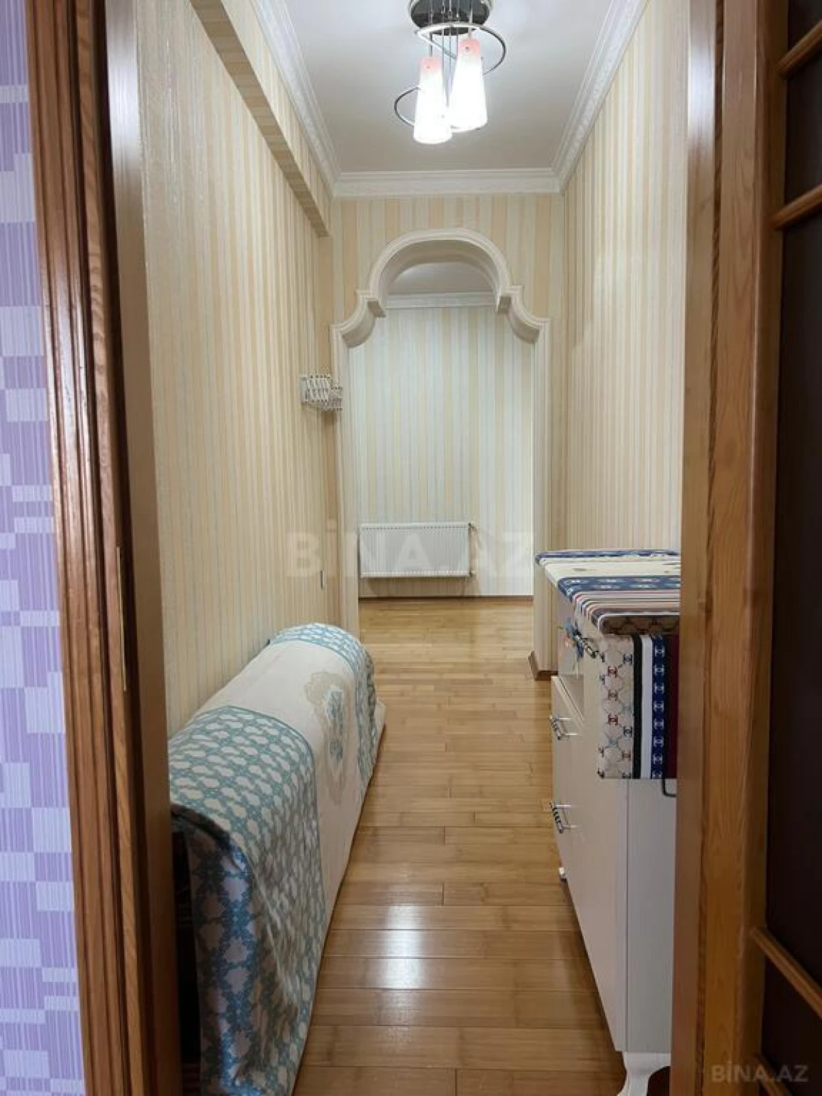 Satılır 4 otaqlı mənzil 136 m²