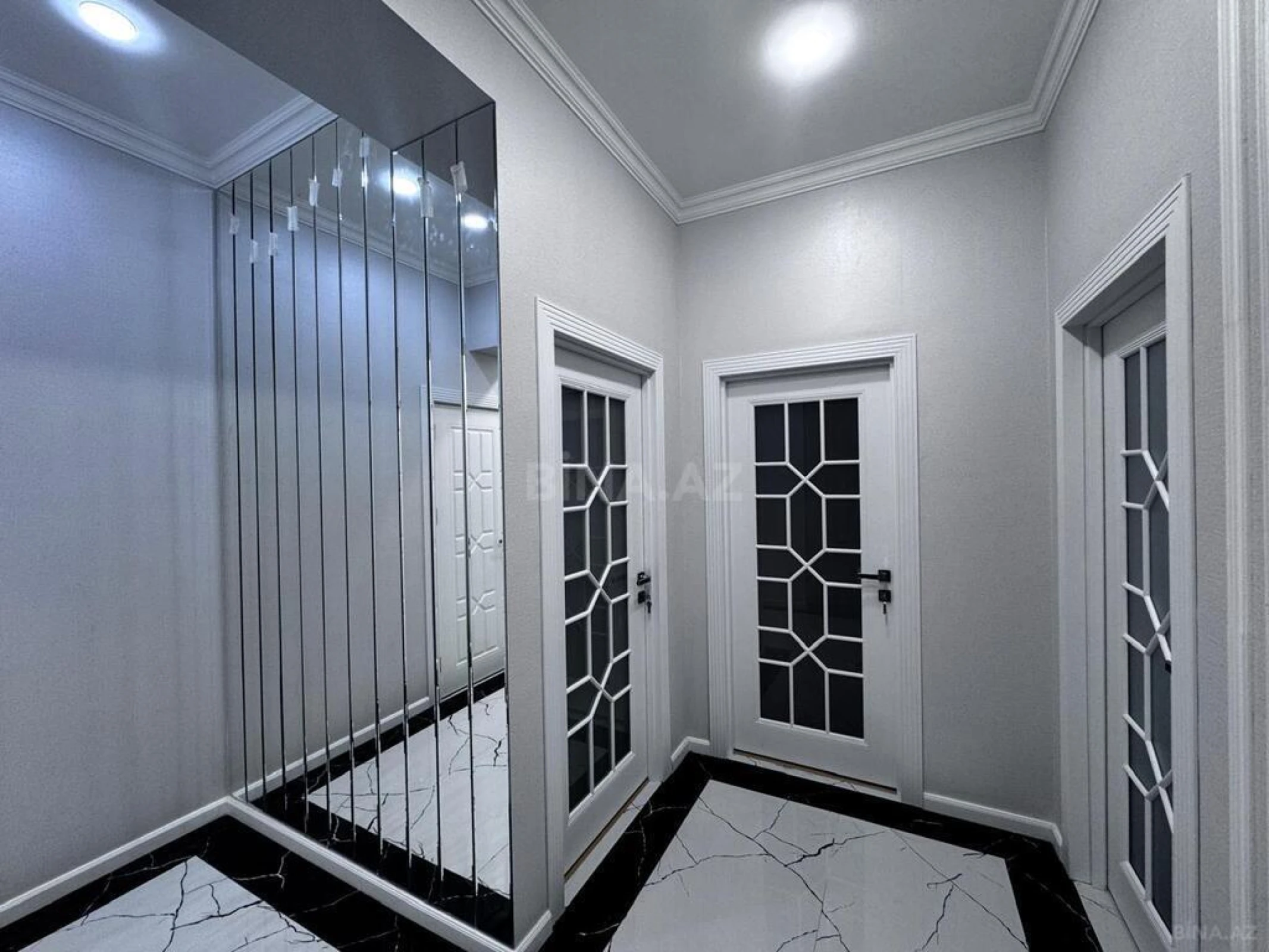 Satılır 2 otaqlı mənzil 78 m²
