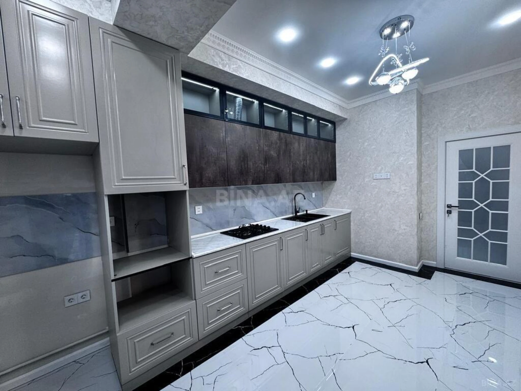 Satılır 2 otaqlı mənzil 78 m²