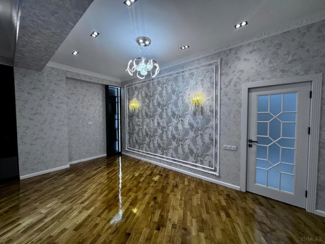 Satılır 2 otaqlı mənzil 78 m²