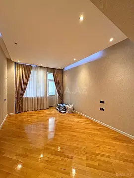 Satılır 3 otaqlı mənzil 135 m²