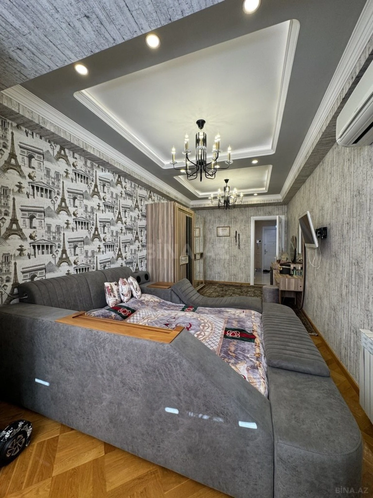 Satılır 4 otaqlı mənzil 197 m²