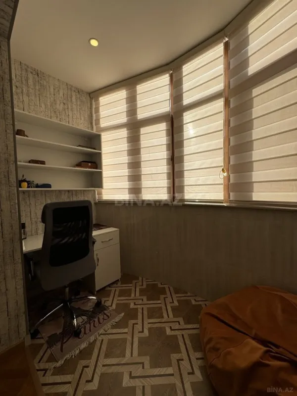 Satılır 4 otaqlı mənzil 197 m²