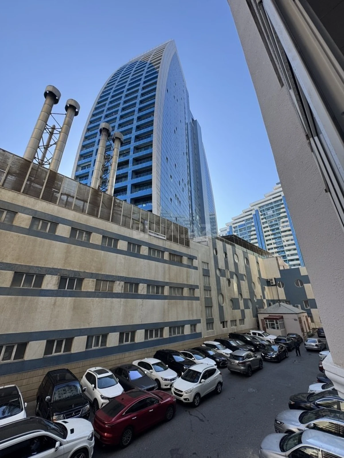 Satılır 3 otaqlı mənzil 110 m²