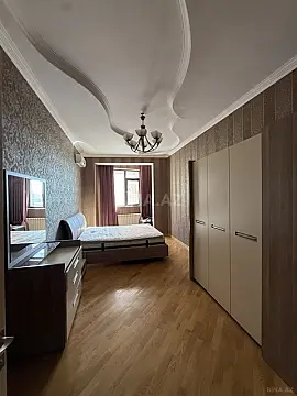 Kirayə verilir 4 otaqlı mənzil 150 m²