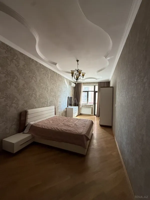 Kirayə verilir 4 otaqlı mənzil 150 m²