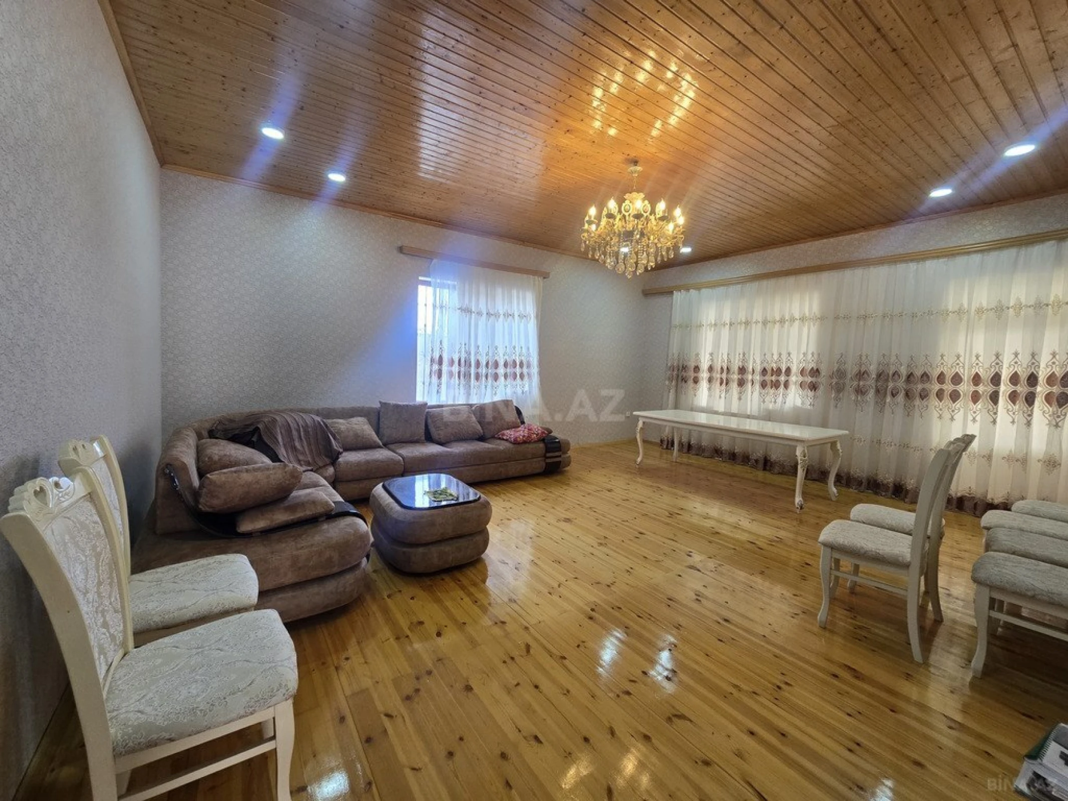 Satılır 4 otaqlı həyət evi 270 m²