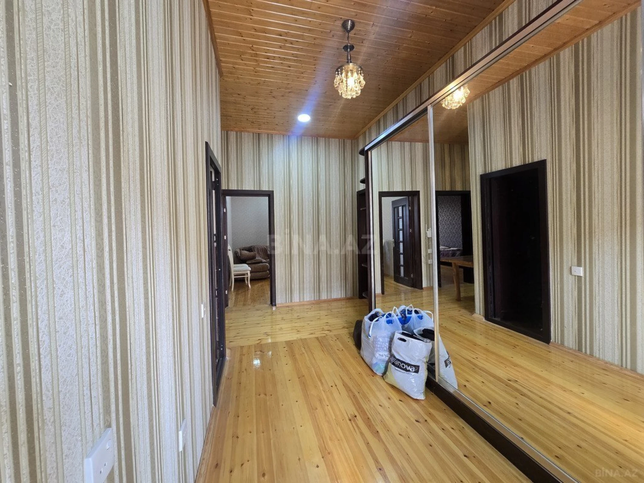 Satılır 4 otaqlı həyət evi 270 m²