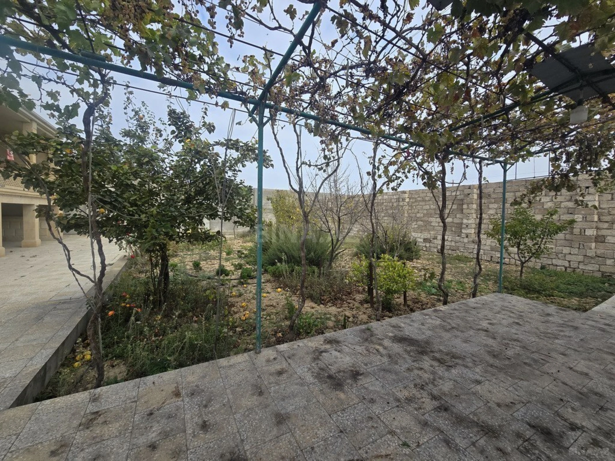 Satılır 4 otaqlı həyət evi 270 m²