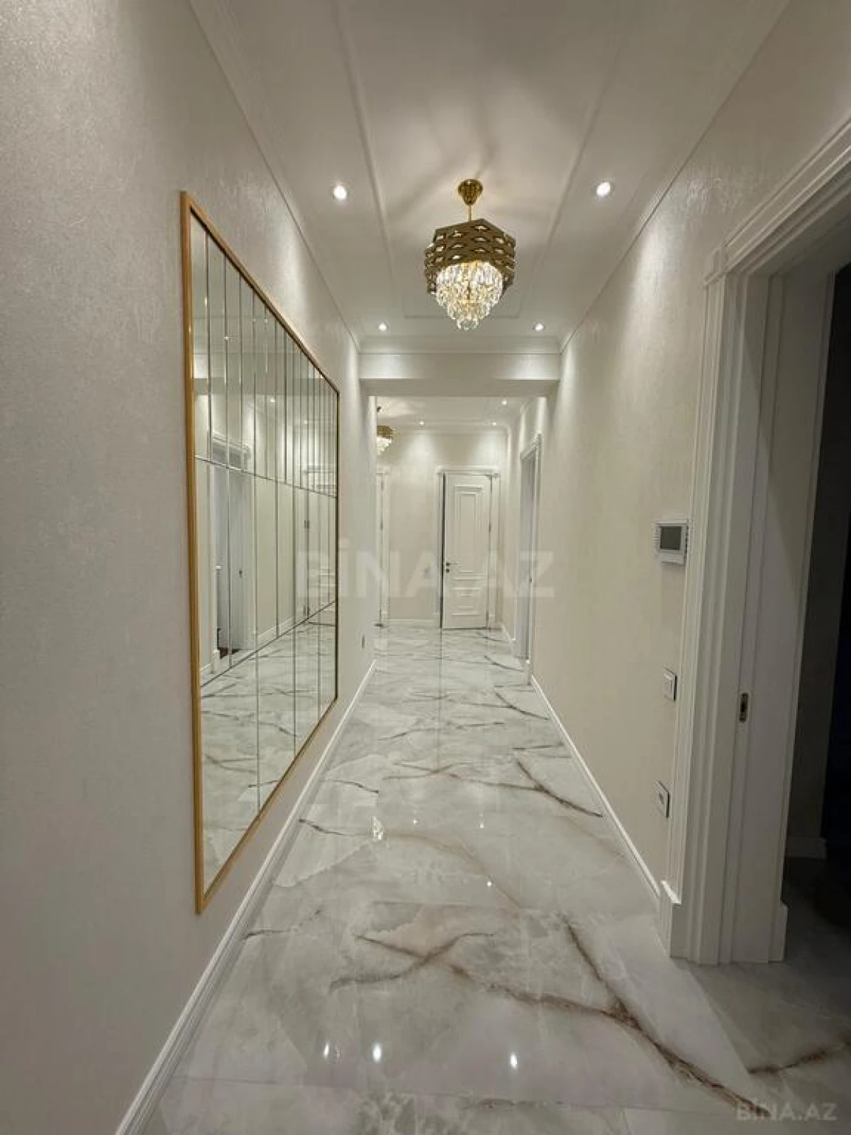 Satılır 2 otaqlı mənzil 95 m²