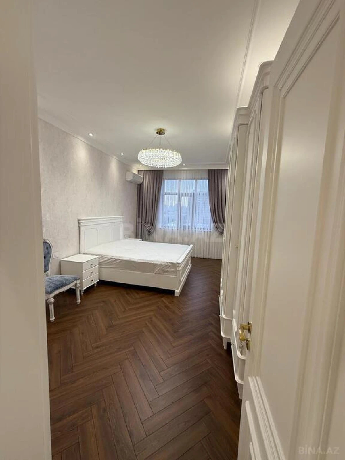 Satılır 2 otaqlı mənzil 95 m²