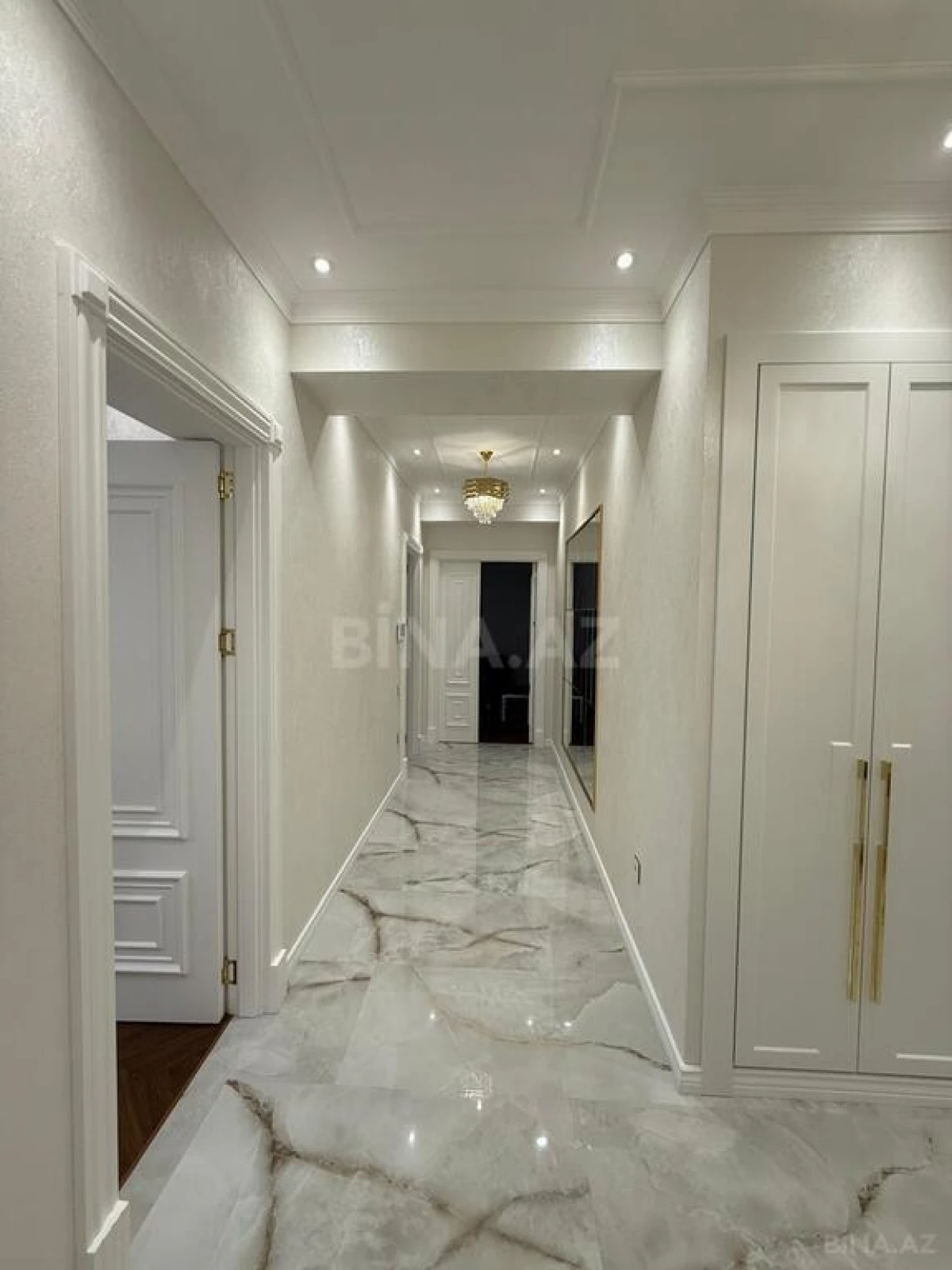 Satılır 2 otaqlı mənzil 95 m²